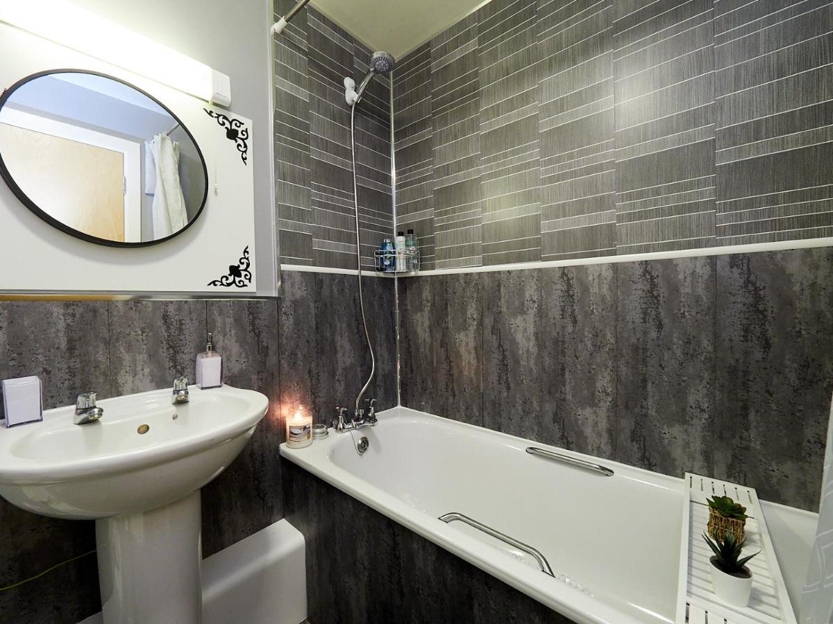 Beauchamp Suite In Coventry City Centre Cv1 For Contractors Professionals Tourists Relocators Students And Family Exterior photo